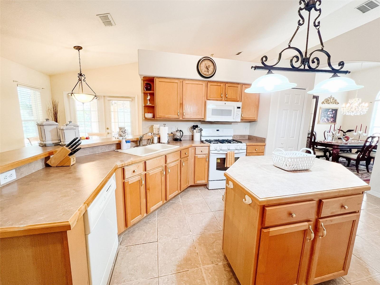 GREATER PINES PH 08 LT 802 - Residential
