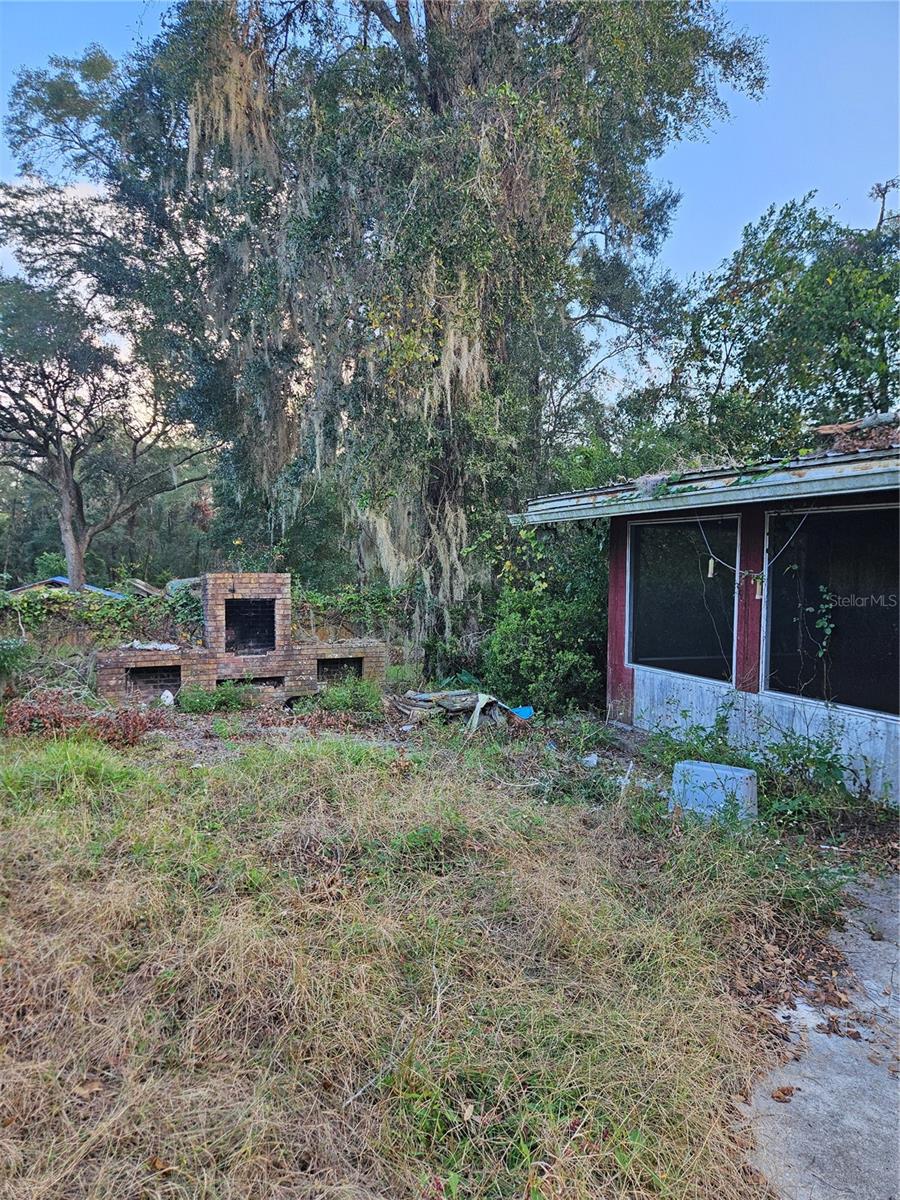 G M WHETSTONE ESTATE ADD TO H S - Residential