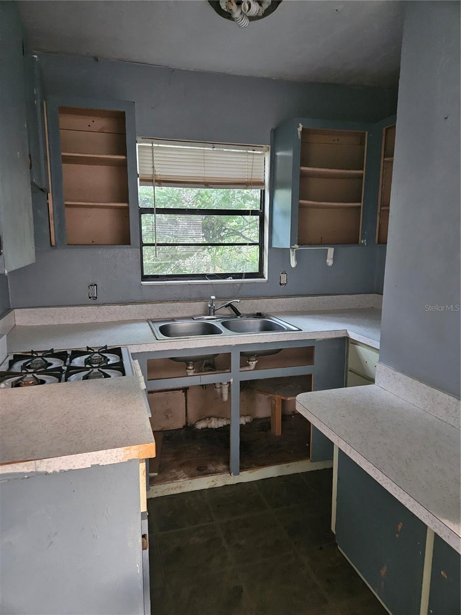 G M WHETSTONE ESTATE ADD TO H S - Residential