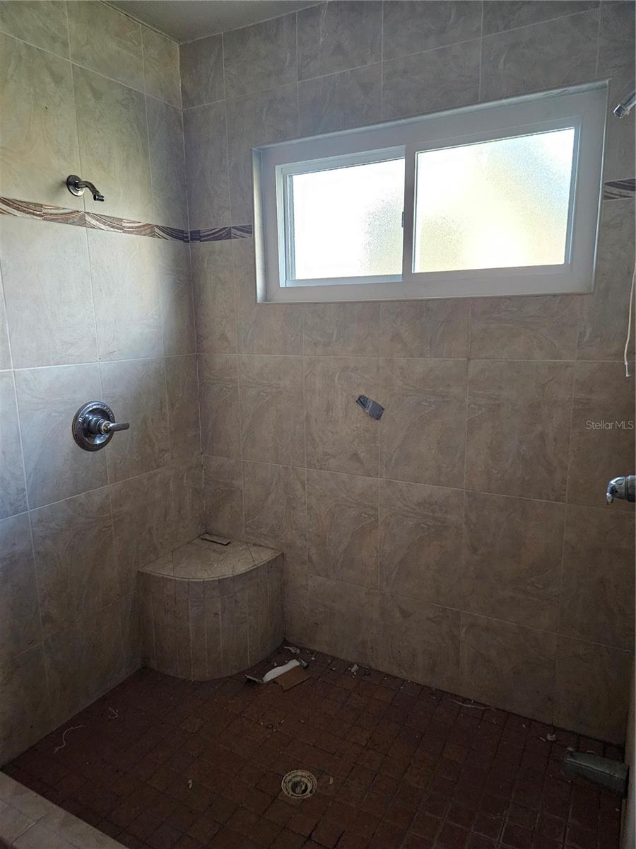 G M WHETSTONE ESTATE ADD TO H S - Residential