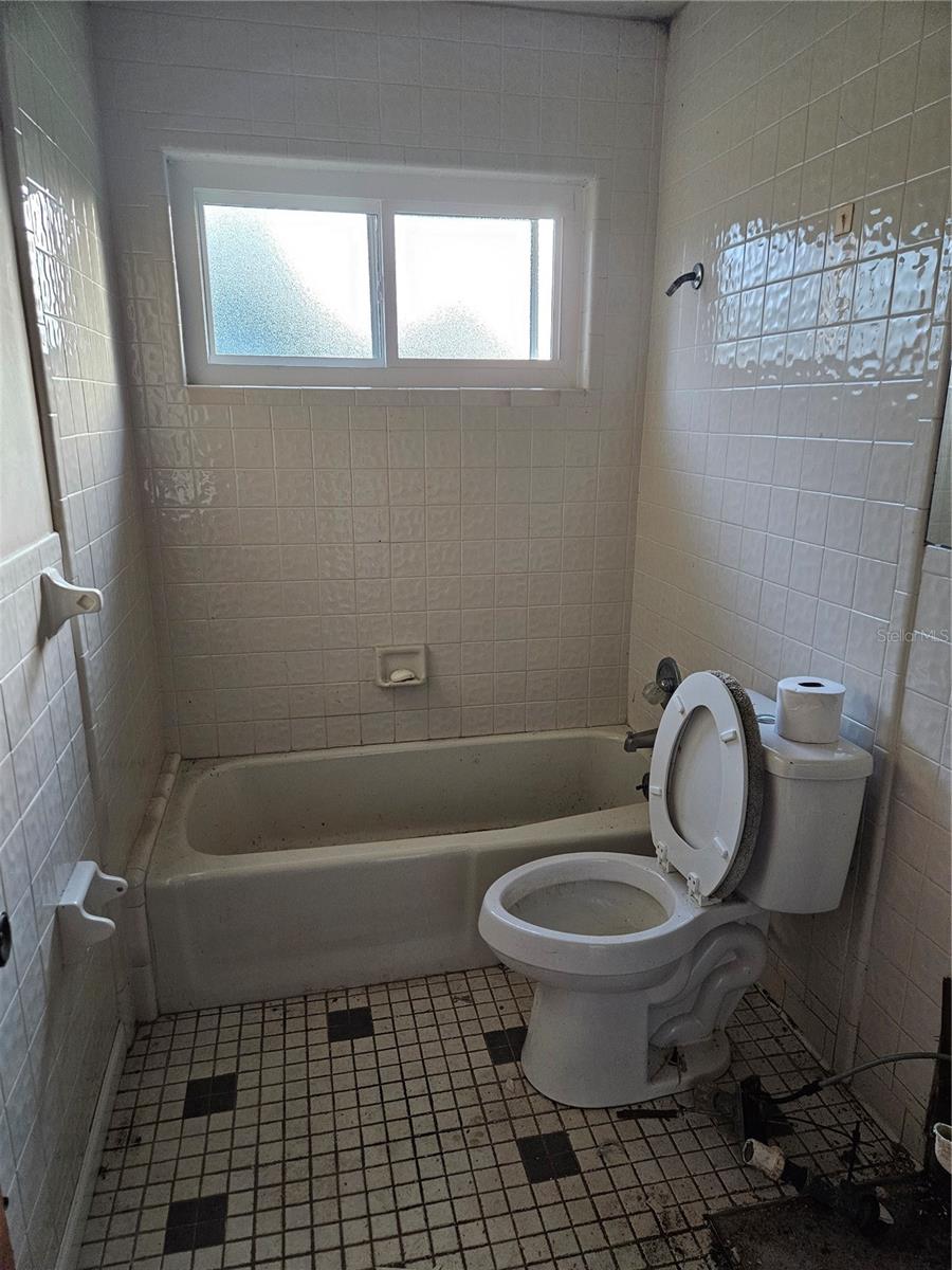 G M WHETSTONE ESTATE ADD TO H S - Residential