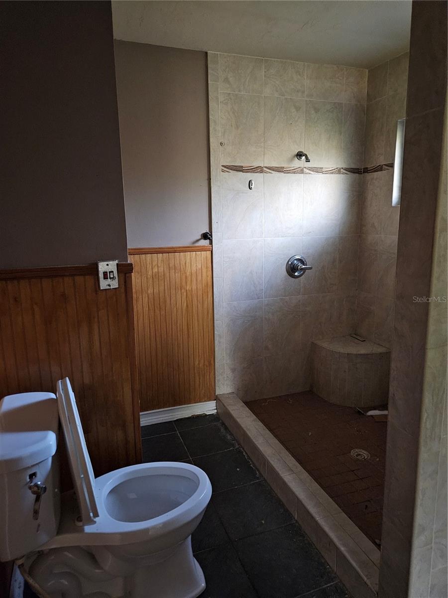 G M WHETSTONE ESTATE ADD TO H S - Residential