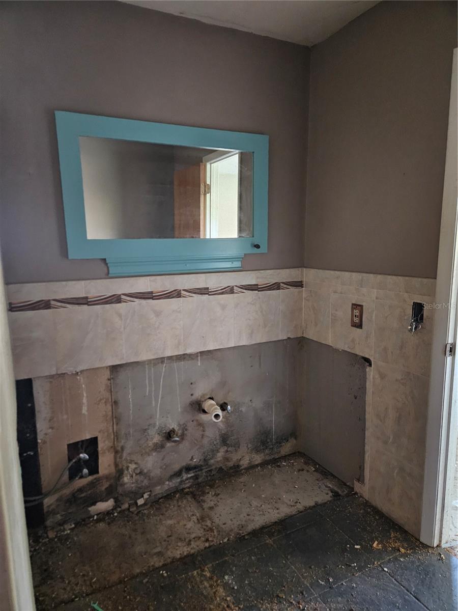 G M WHETSTONE ESTATE ADD TO H S - Residential