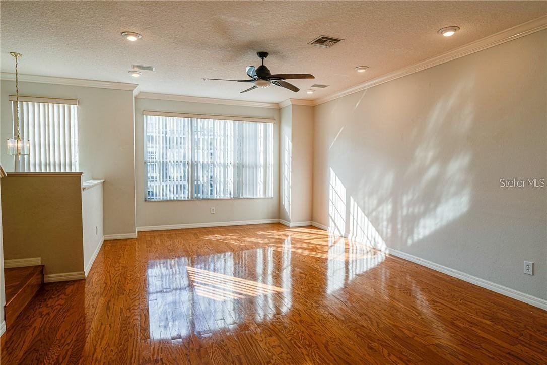 3043 POINTEVIEW DRIVE - Photo 3