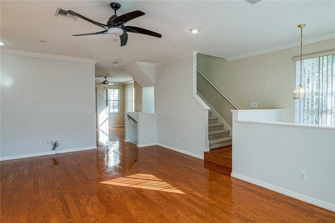 3043 POINTEVIEW DRIVE - Photo 4