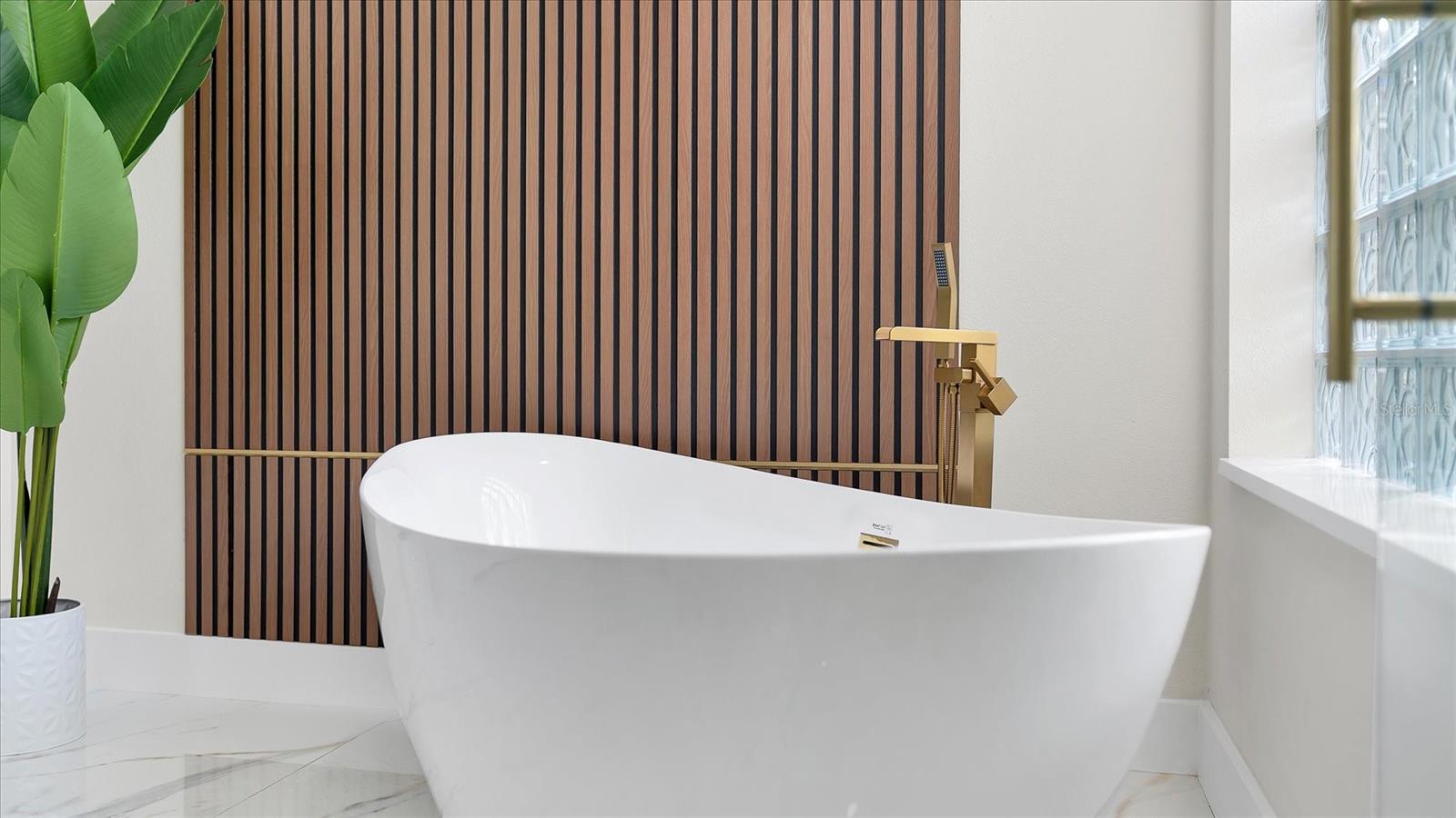 UNIVERSITY PARK COUNTRY CLUB - Residential