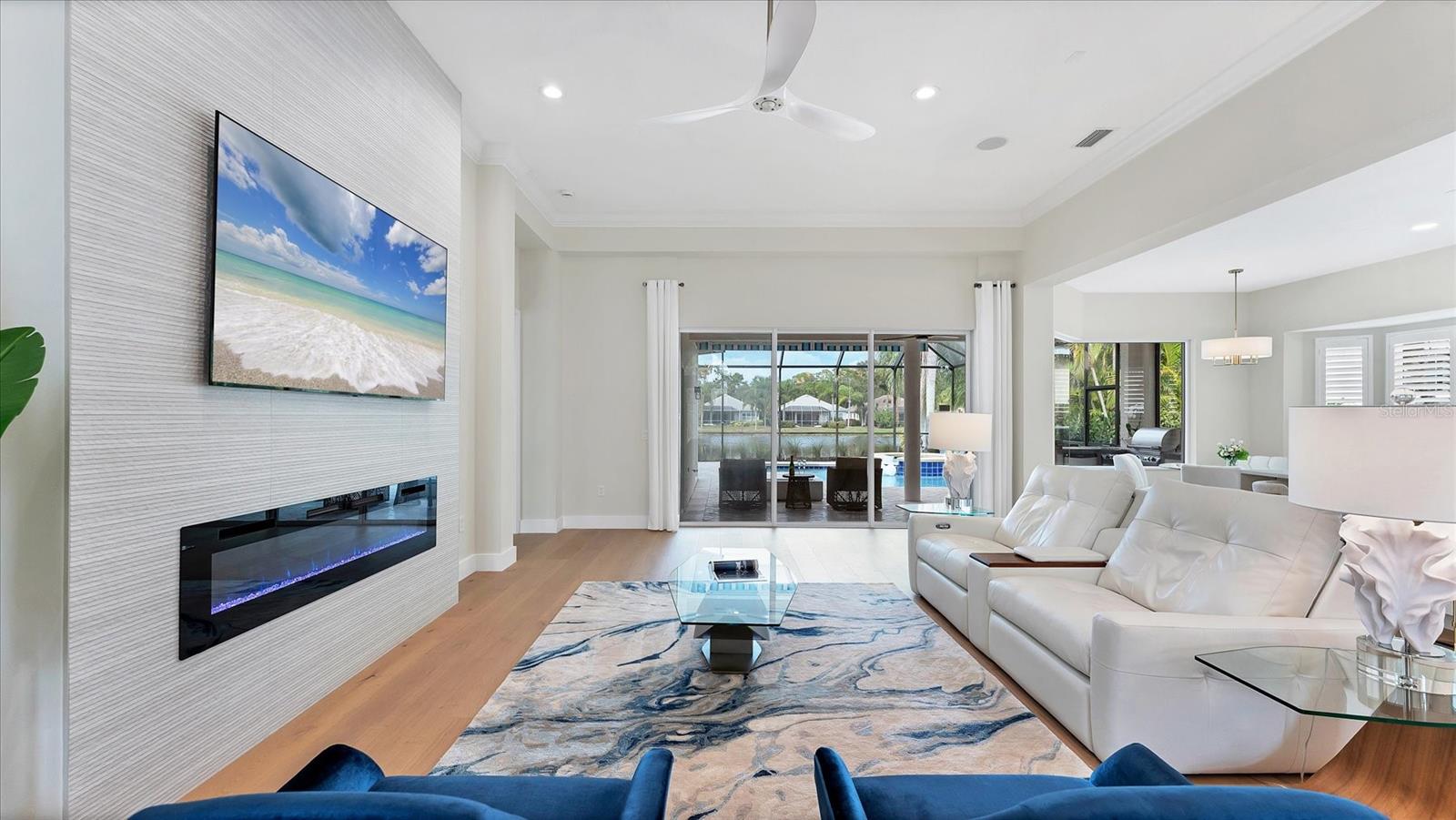 UNIVERSITY PARK COUNTRY CLUB - Residential