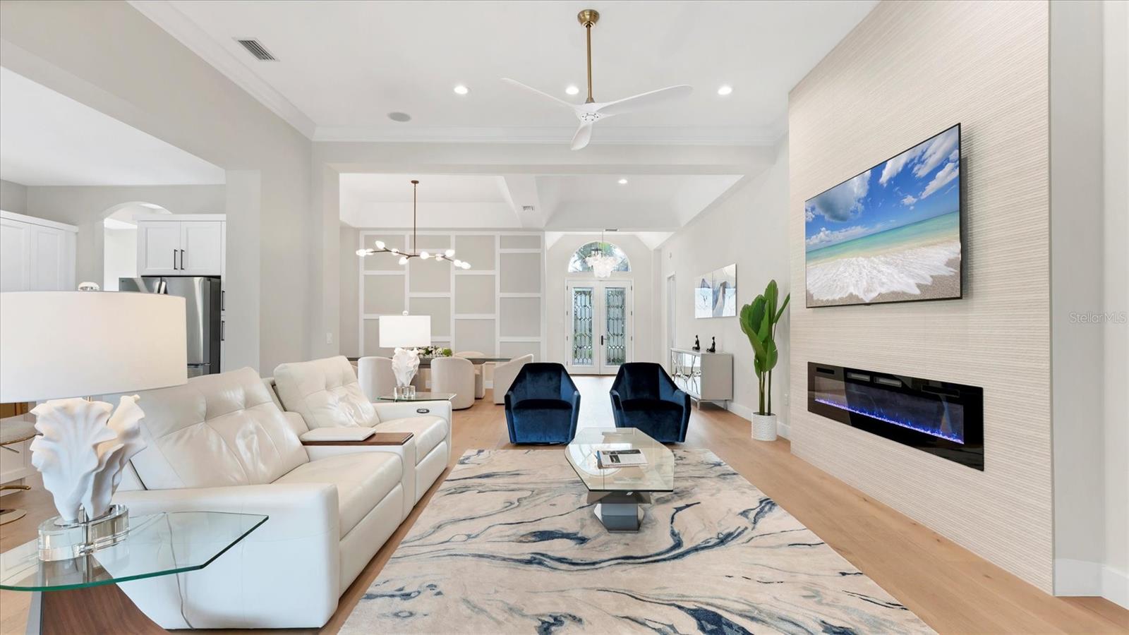 UNIVERSITY PARK COUNTRY CLUB - Residential