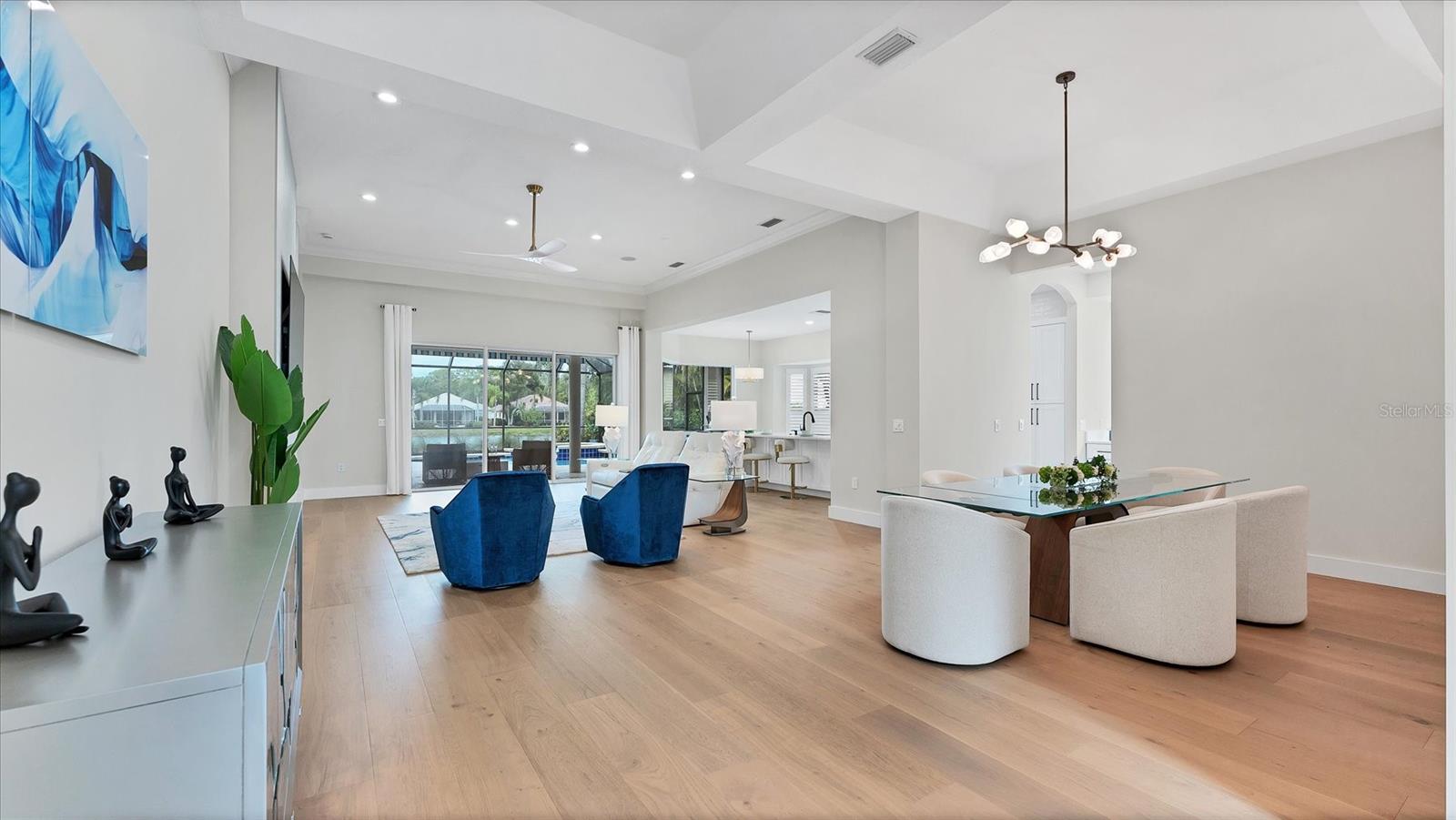 UNIVERSITY PARK COUNTRY CLUB - Residential