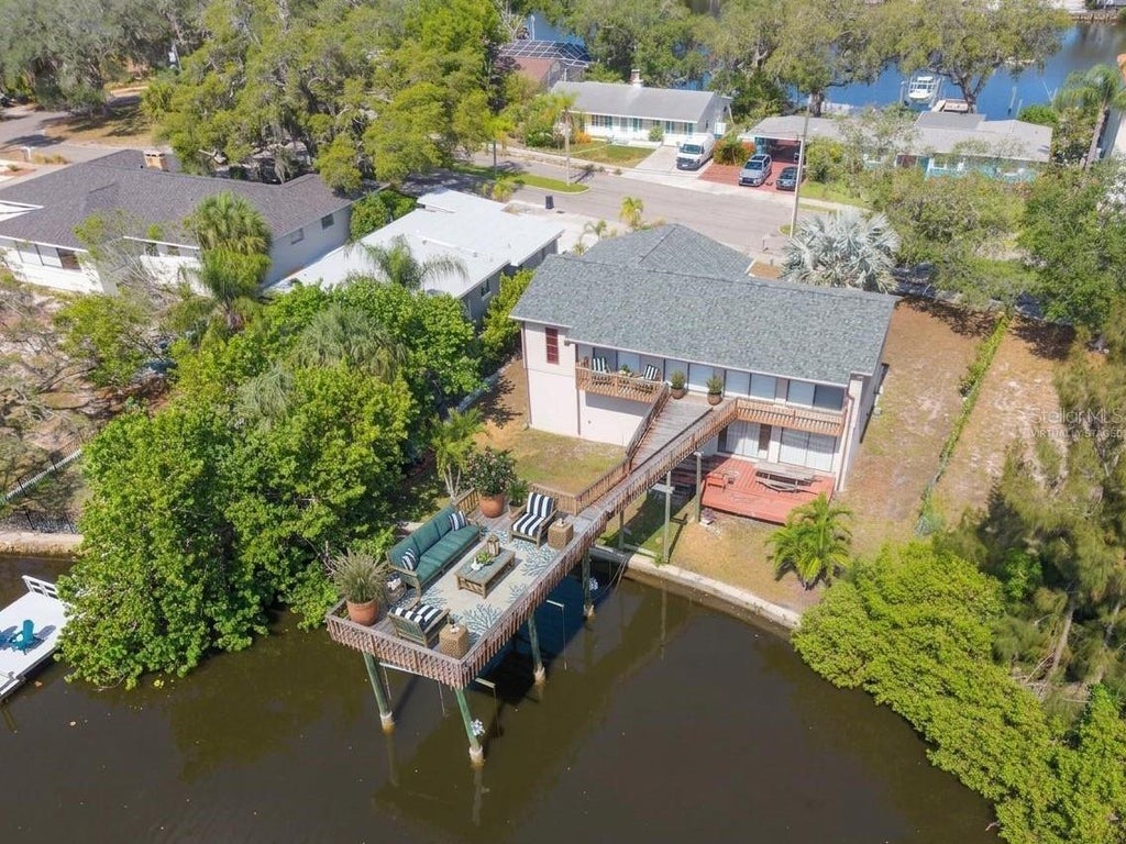 Photo of 5 Venetian Court, Tarpon Springs, FL 34689 (MLS # TB8525838)