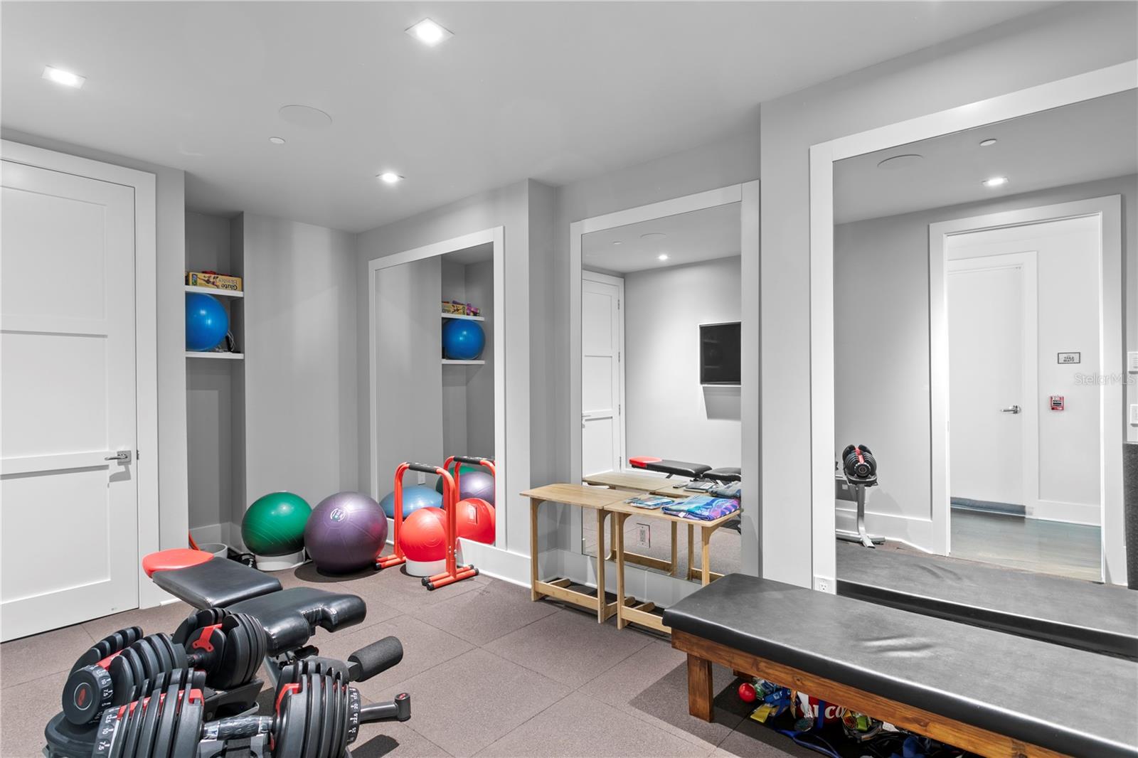ROWLAND PLACE CONDO - Residential