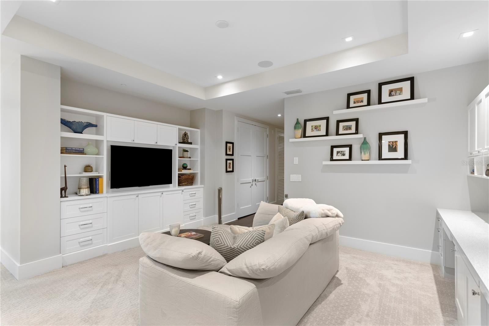 ROWLAND PLACE CONDO - Residential