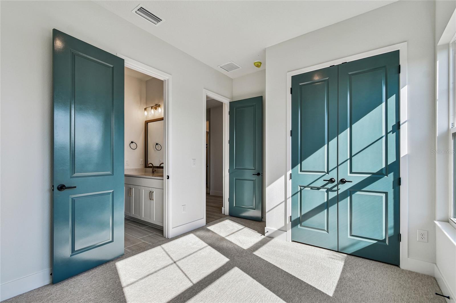 PALMERA AT WELLEN PARK - Residential