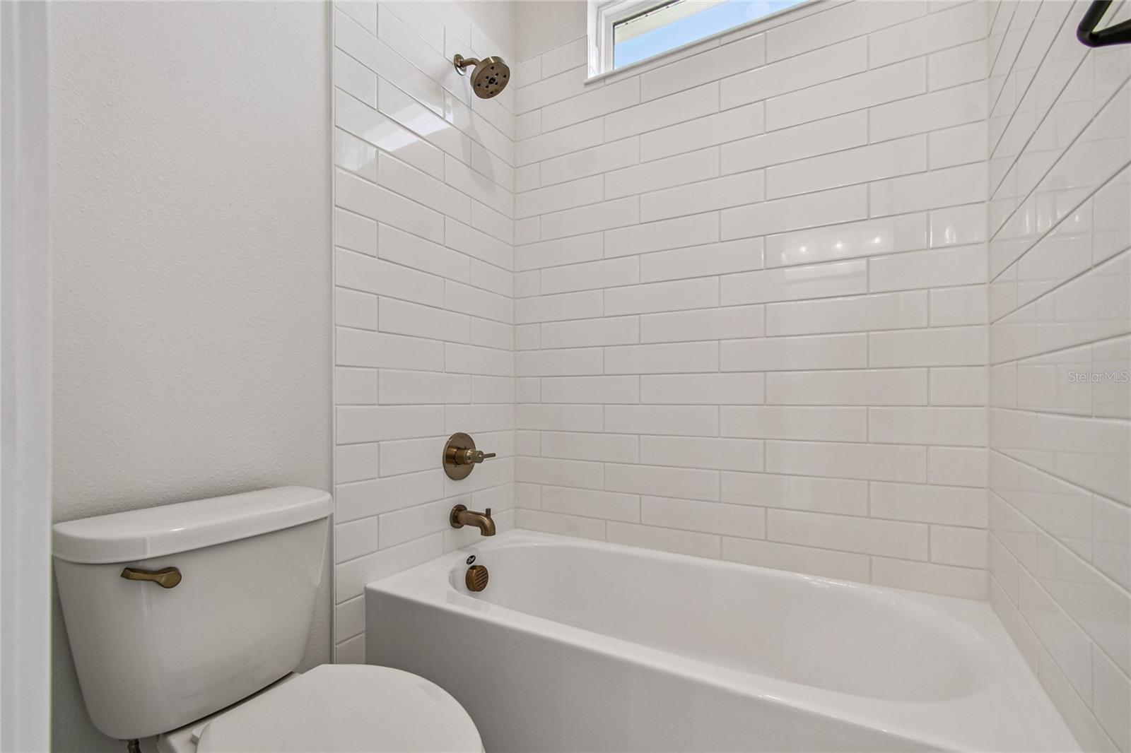 PALMERA AT WELLEN PARK - Residential