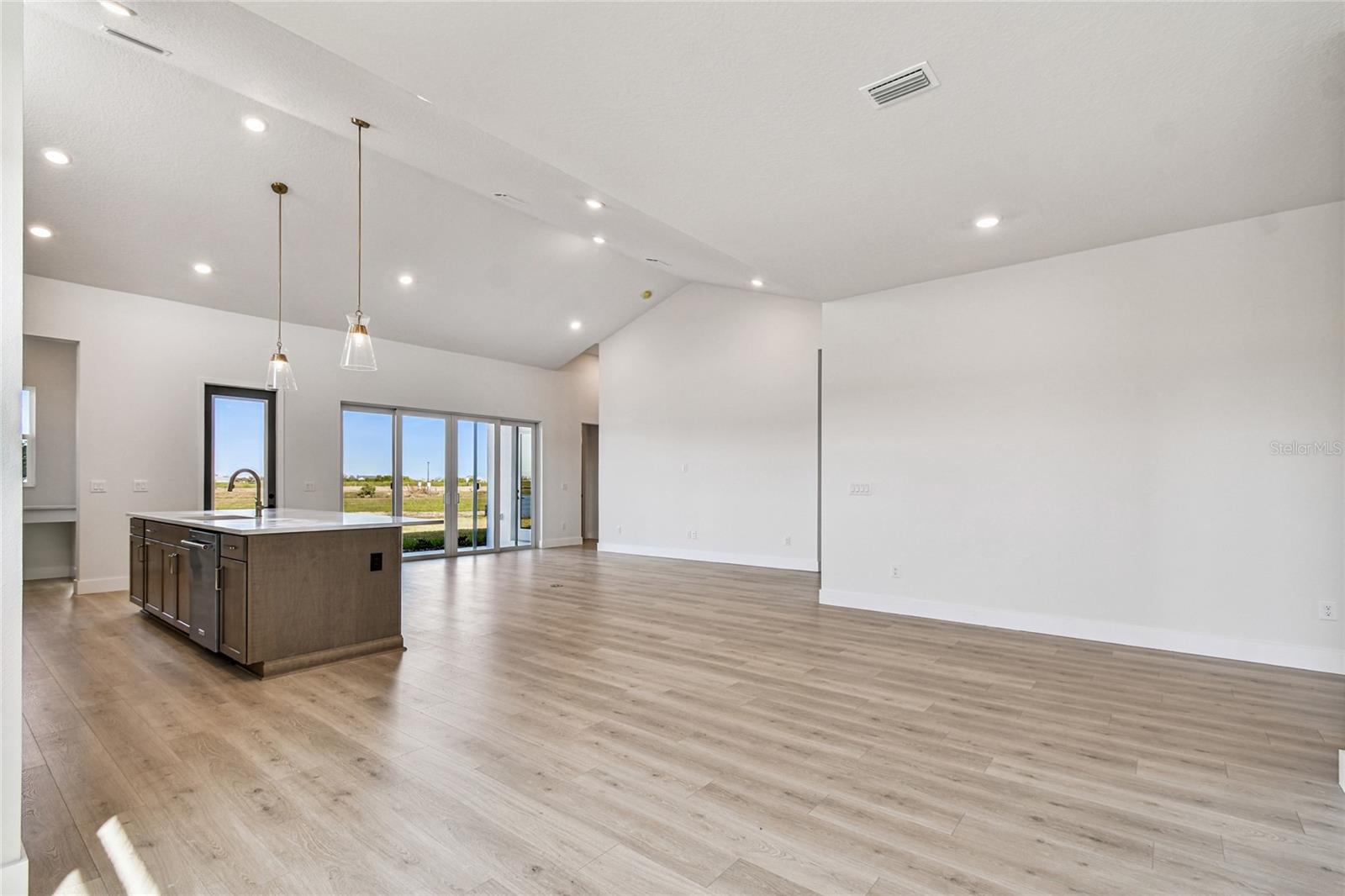 PALMERA AT WELLEN PARK - Residential