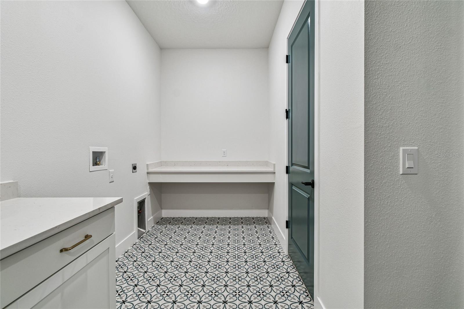 PALMERA AT WELLEN PARK - Residential