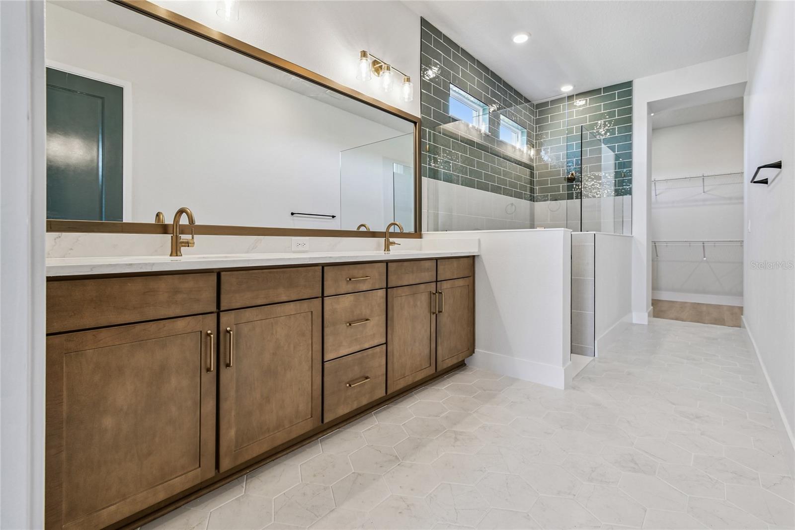 PALMERA AT WELLEN PARK - Residential