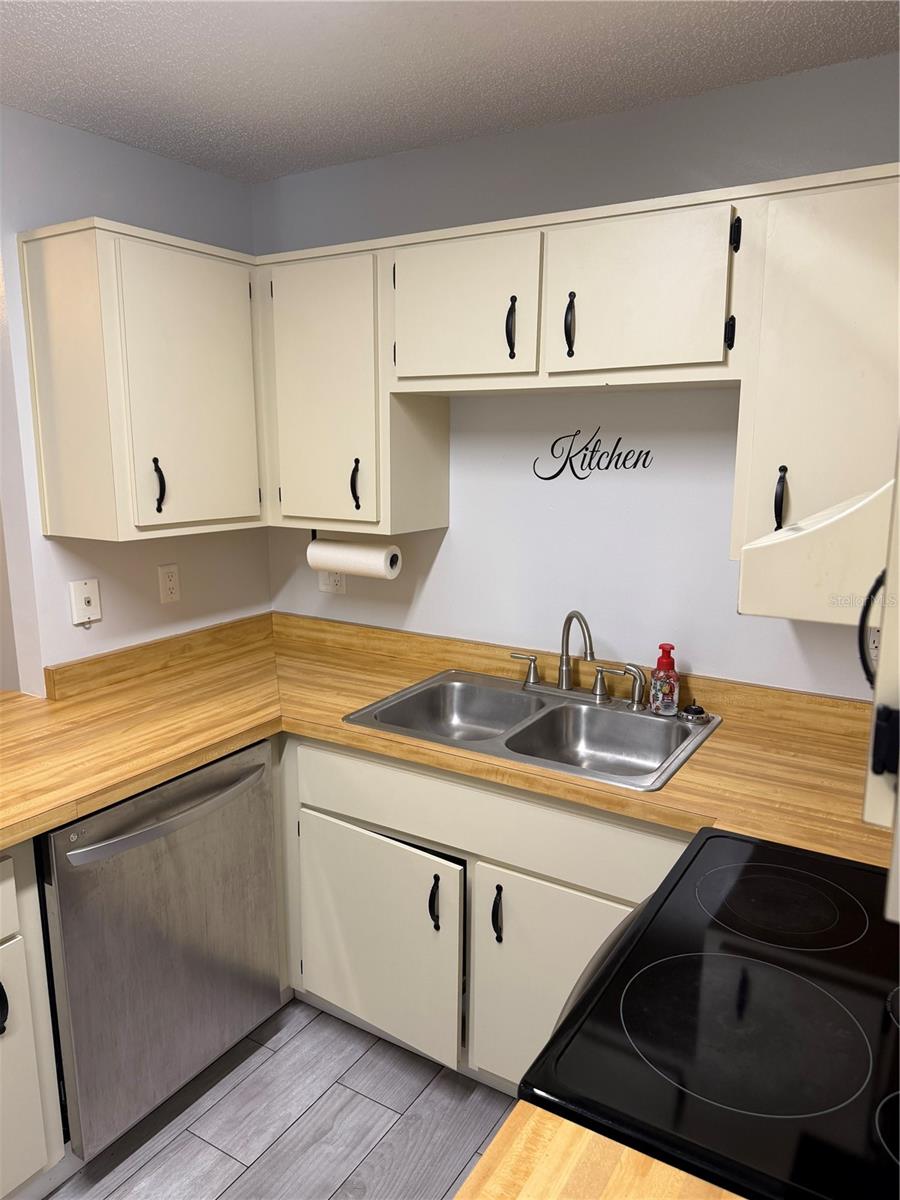 OAKBROOK VILLAGE - Residential