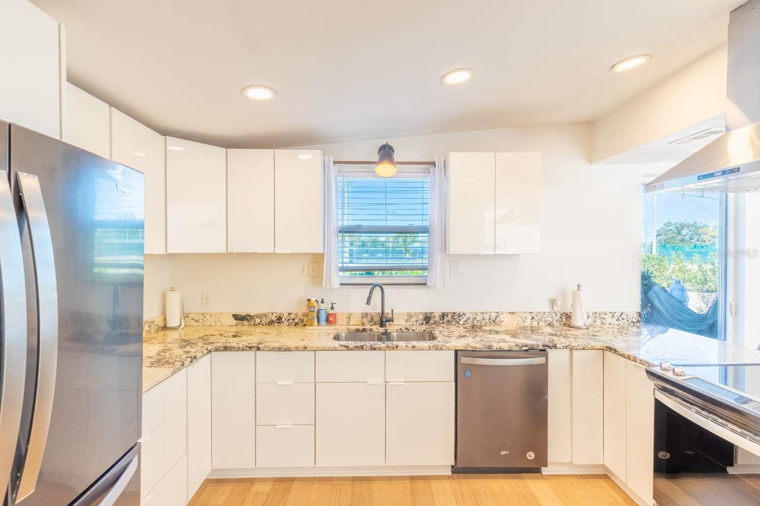 LAKEWOOD ESTATES SUB OF TR 14 - Residential