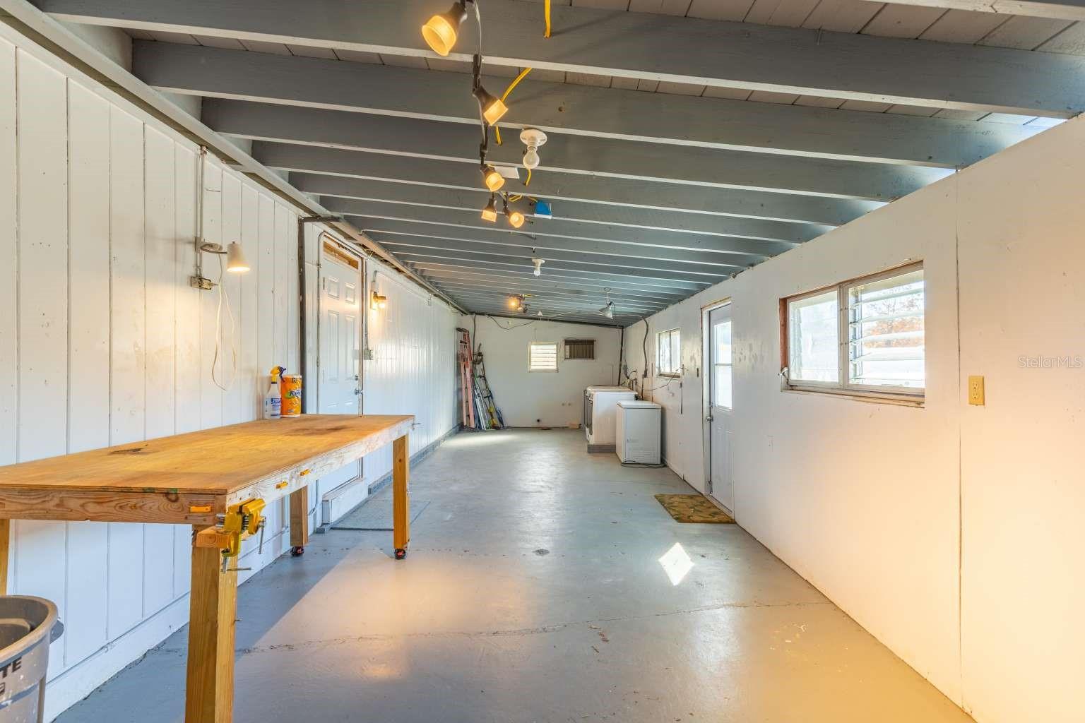 LAKEWOOD ESTATES SUB OF TR 14 - Residential