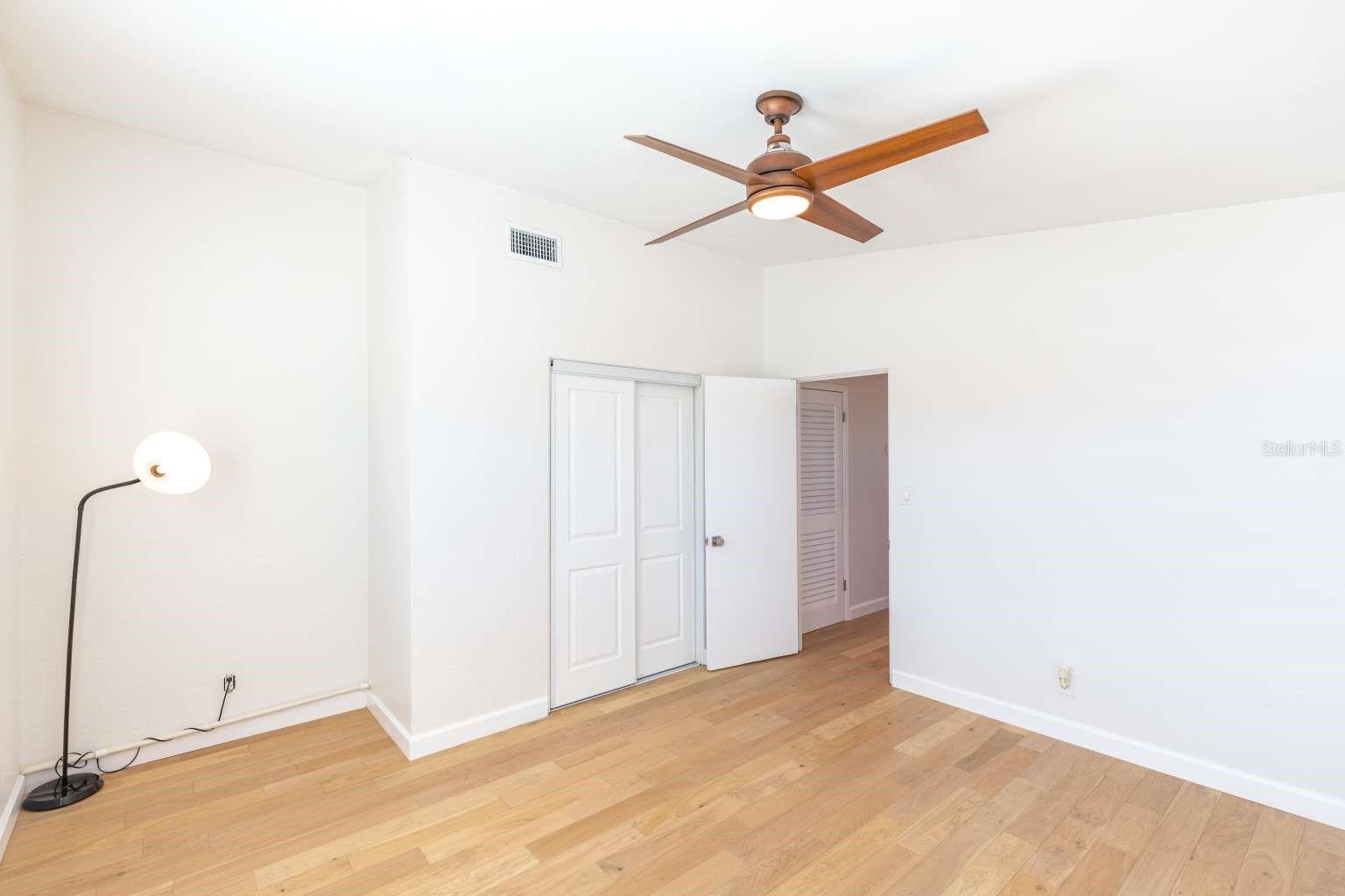 LAKEWOOD ESTATES SUB OF TR 14 - Residential