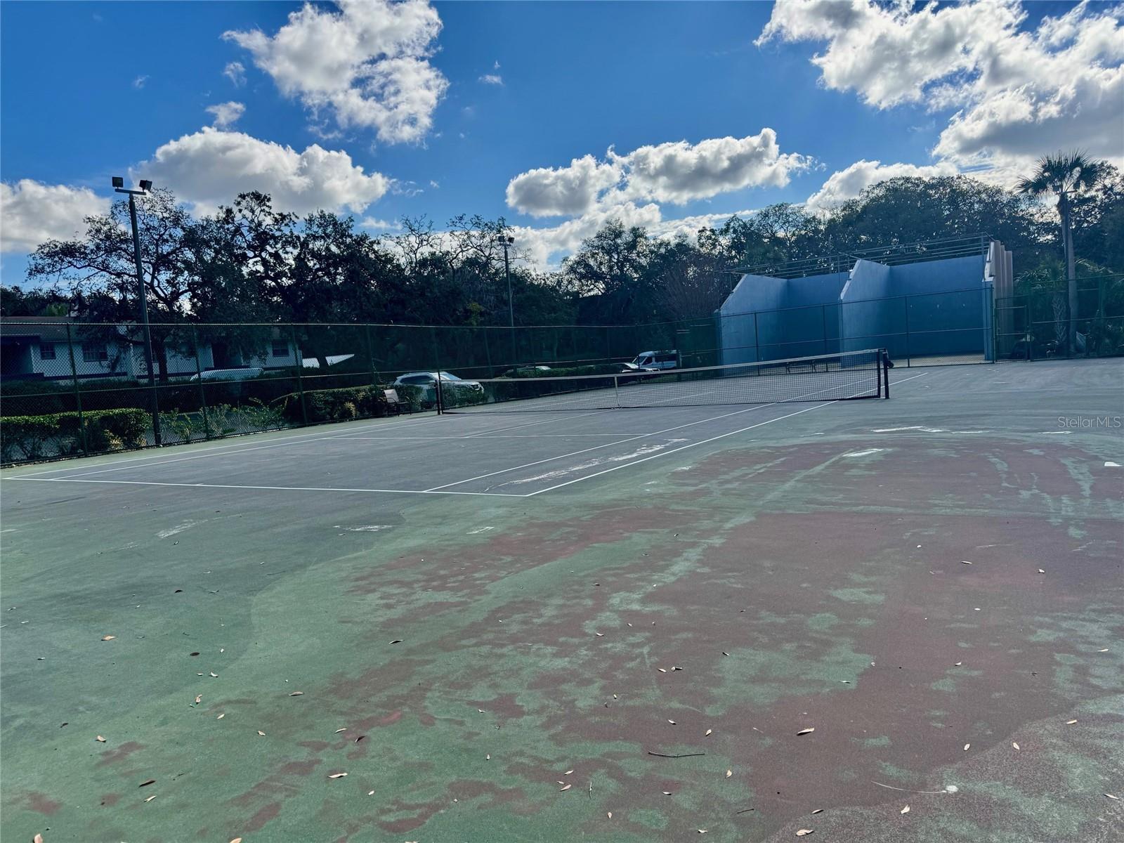 THE OAKS UNIT VI A CONDO - Residential Lease