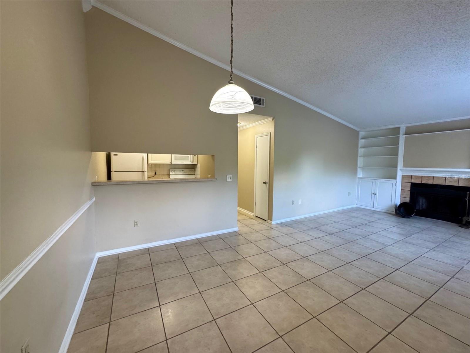 THE OAKS UNIT VI A CONDO - Residential Lease