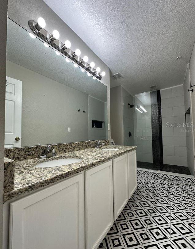 TOWNHOMES FLORA RIDGE - Residential Lease