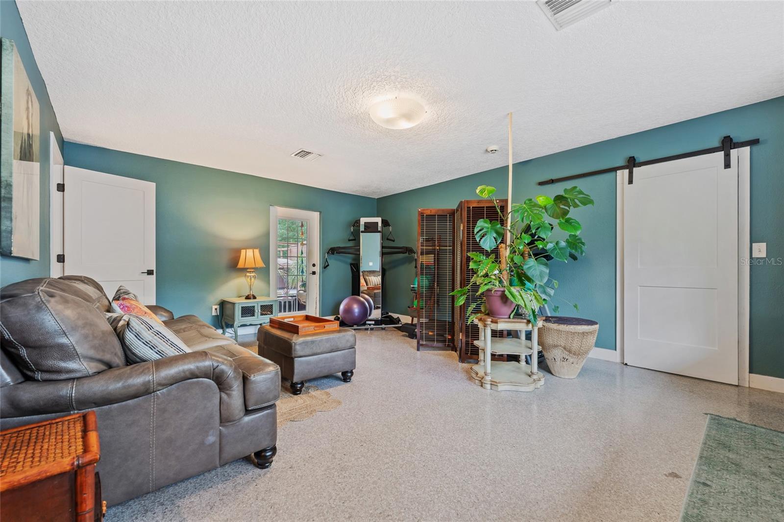 SPORTSMANS PARADISE - Residential