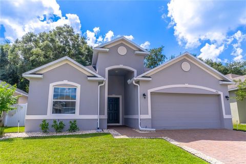 A home in DELAND