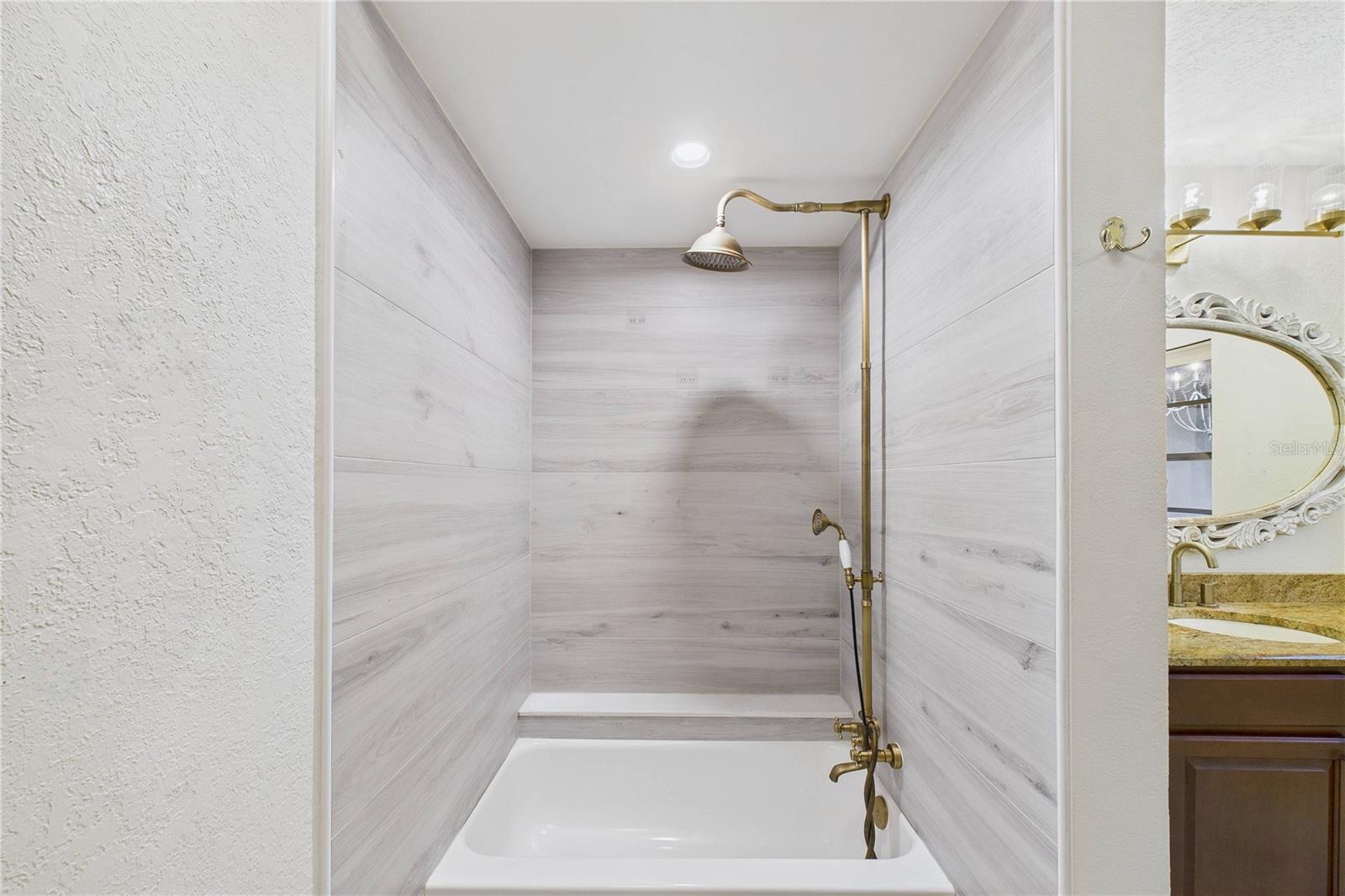 MAJESTIC OAKS - Residential