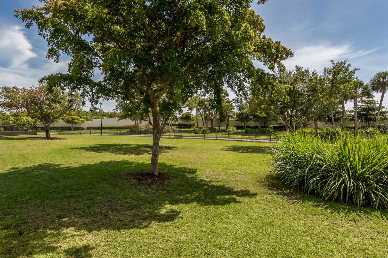 TOSCANA ISLES UN 1 - Residential