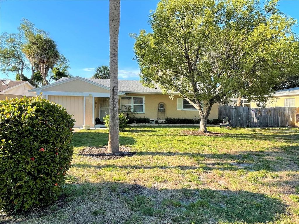 Photo of 9 Jeff Road, Largo, FL 33774 (MLS # TB8479373)