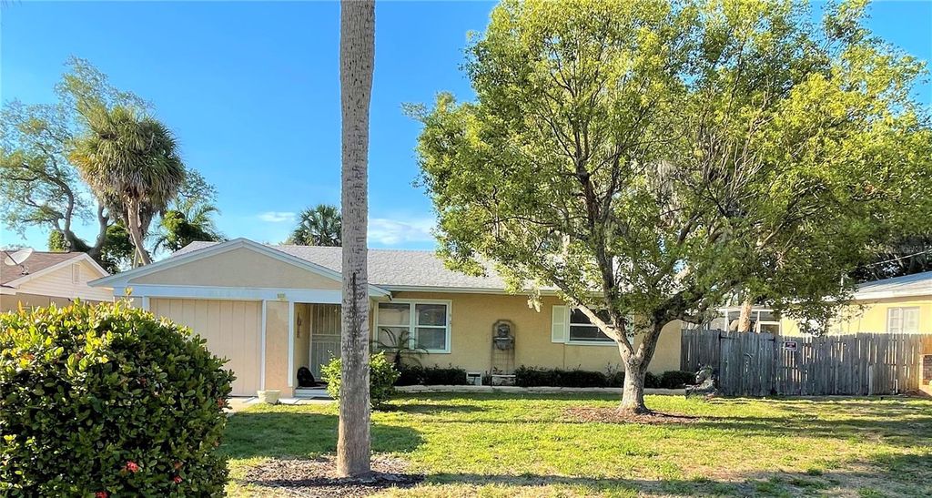 Photo of 9 Jeff Road, Largo, FL 33774 (MLS # TB8479373)