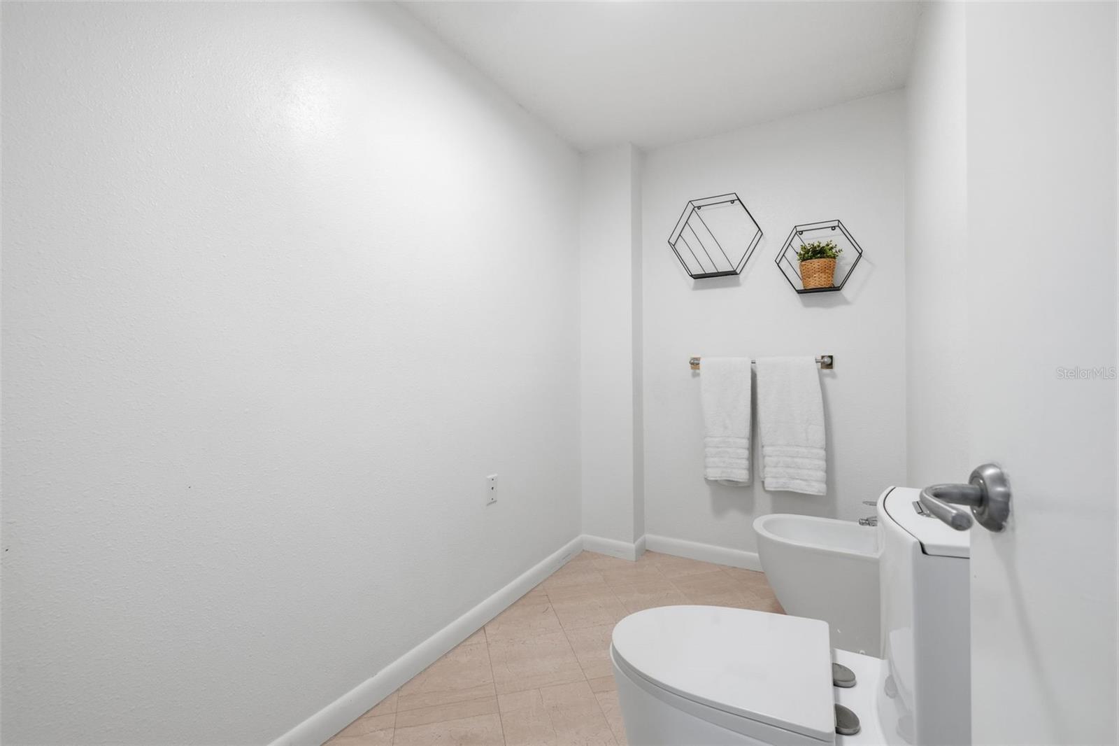 5700 MARINER CONDO - Residential