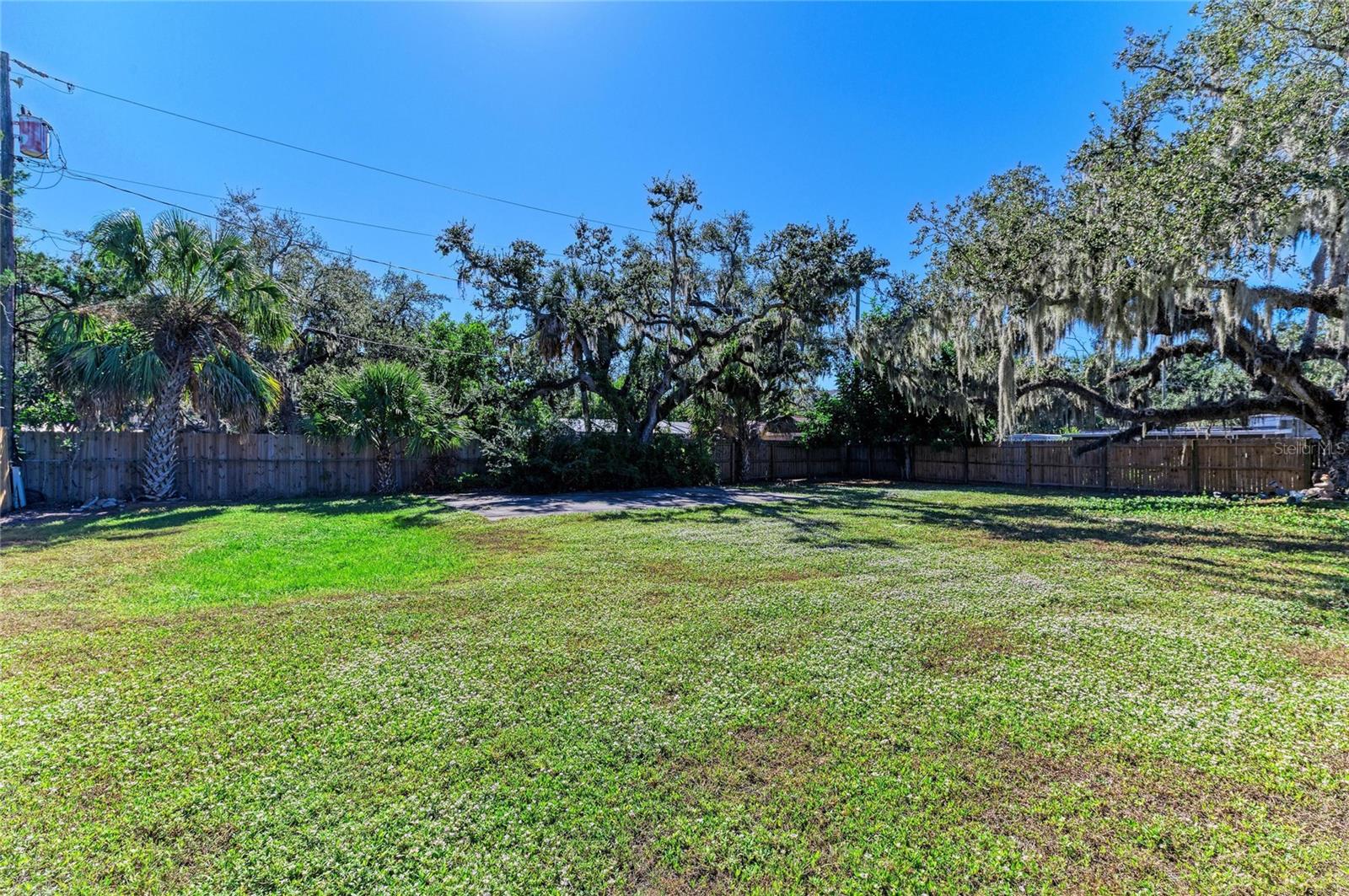 WEST BEARDED OAKS - Residential