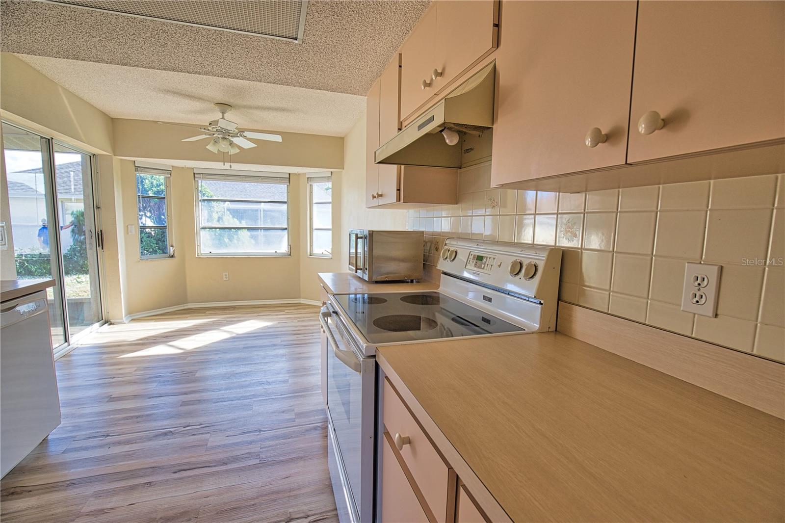 GULF VIEW ESTATES - Residential Lease