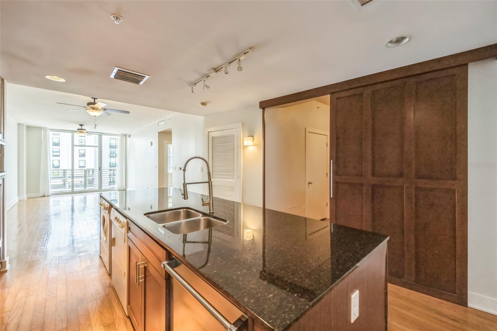1120 E KENNEDY BOULEVARD 615