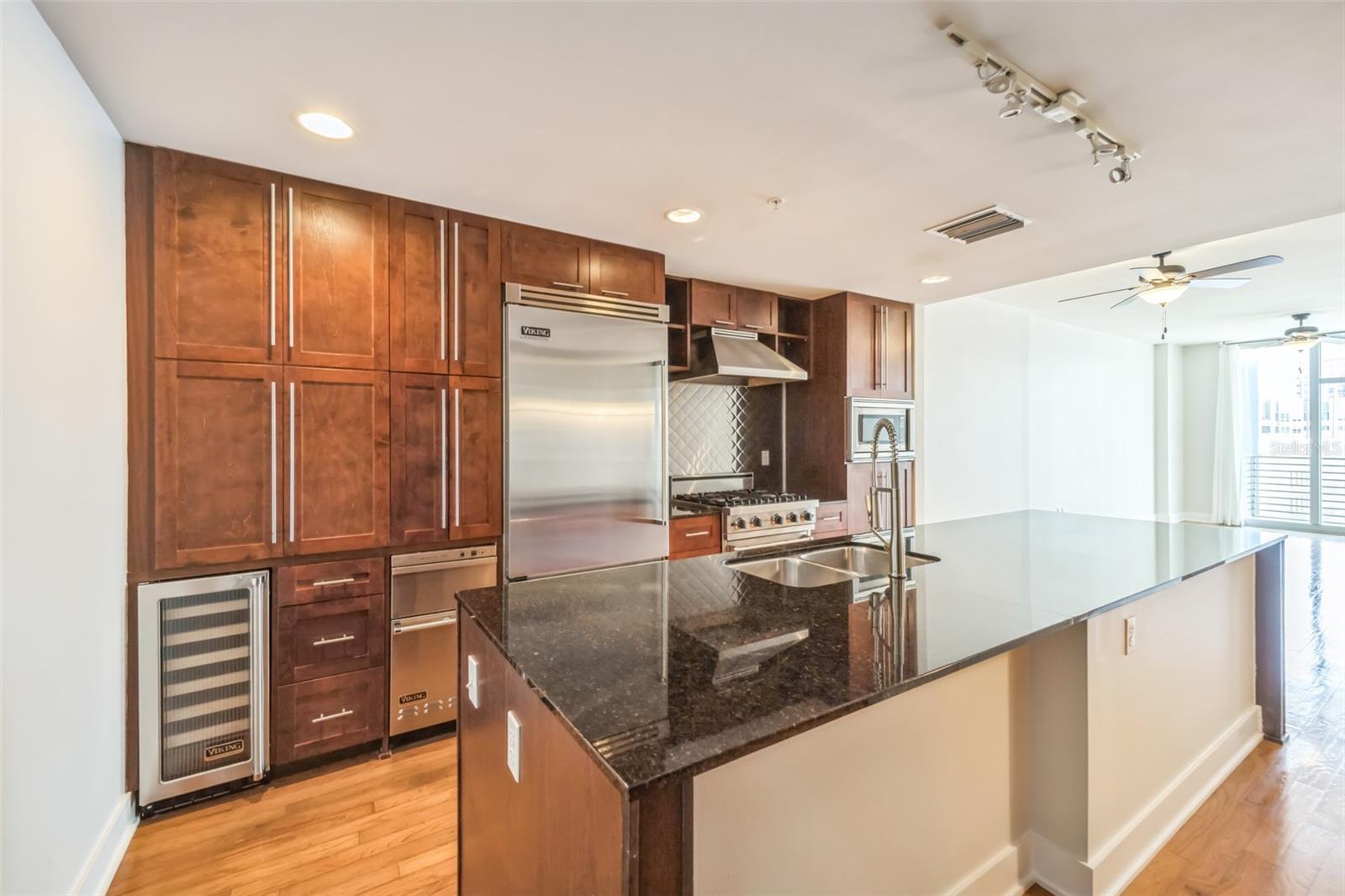 1120 E KENNEDY BOULEVARD 615