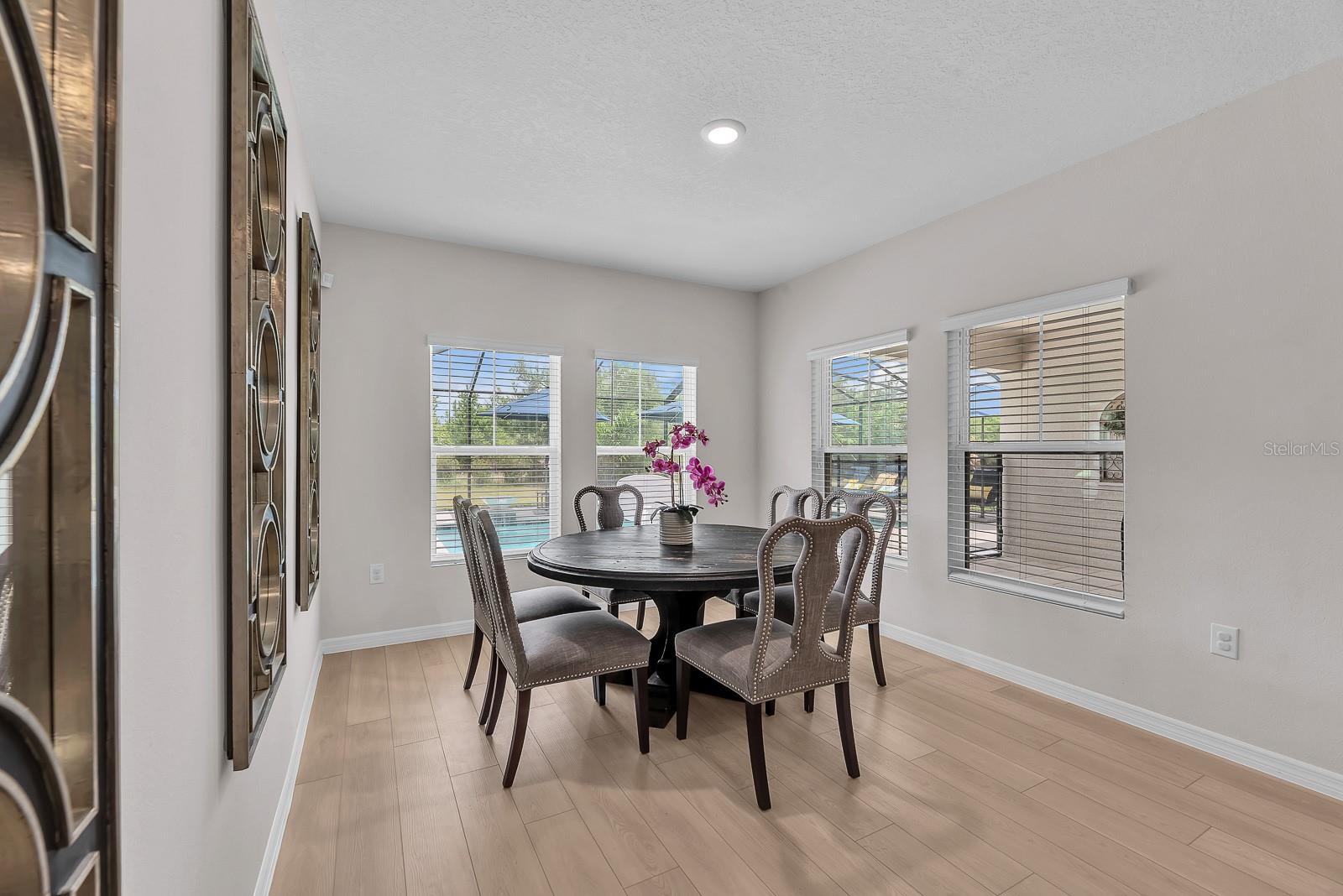 HINTON HAWKSTONE - Residential