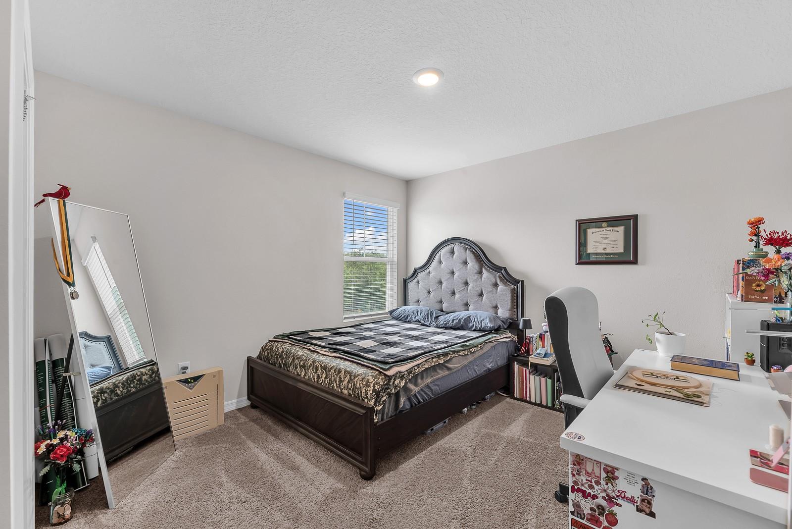 HINTON HAWKSTONE - Residential