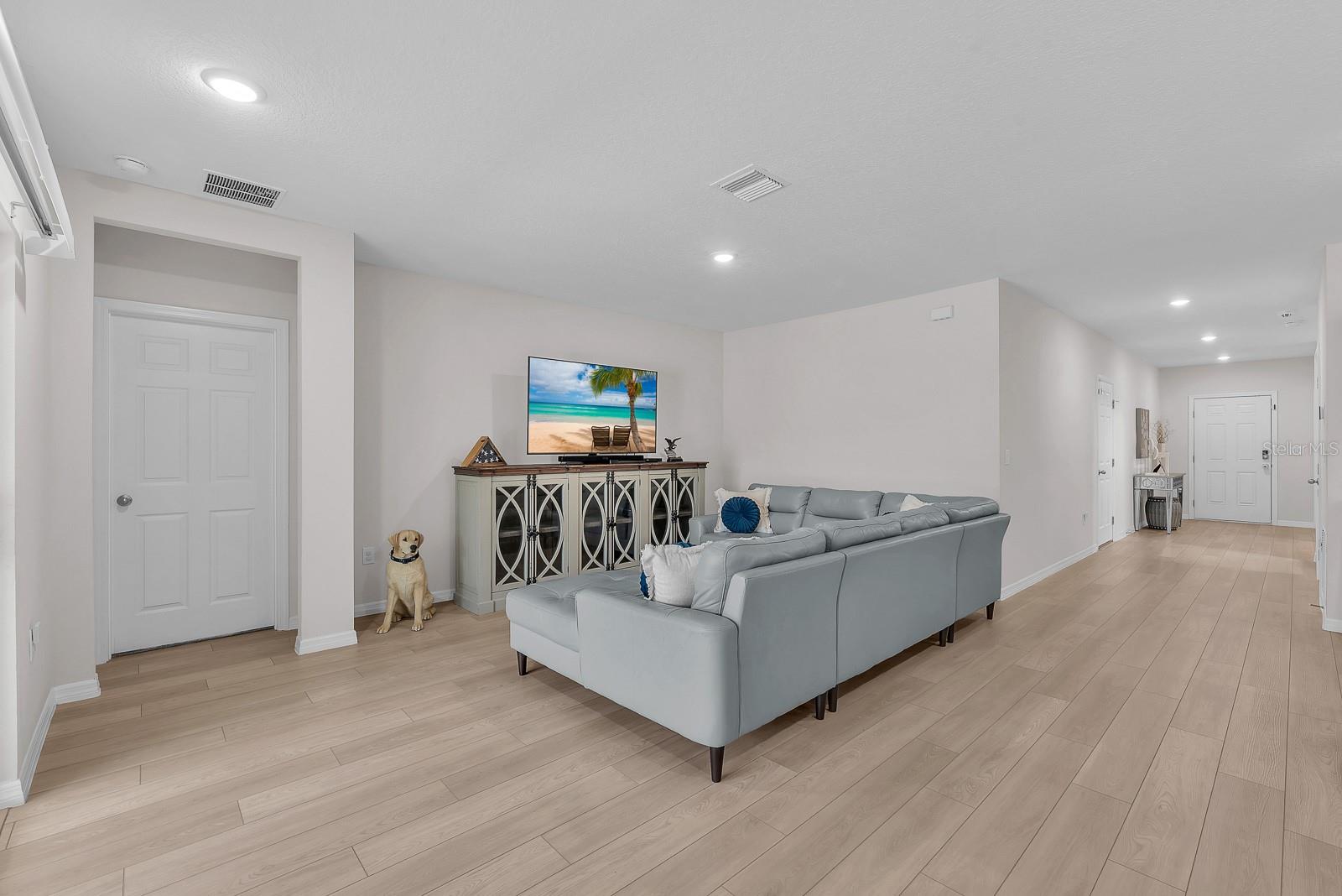 HINTON HAWKSTONE - Residential