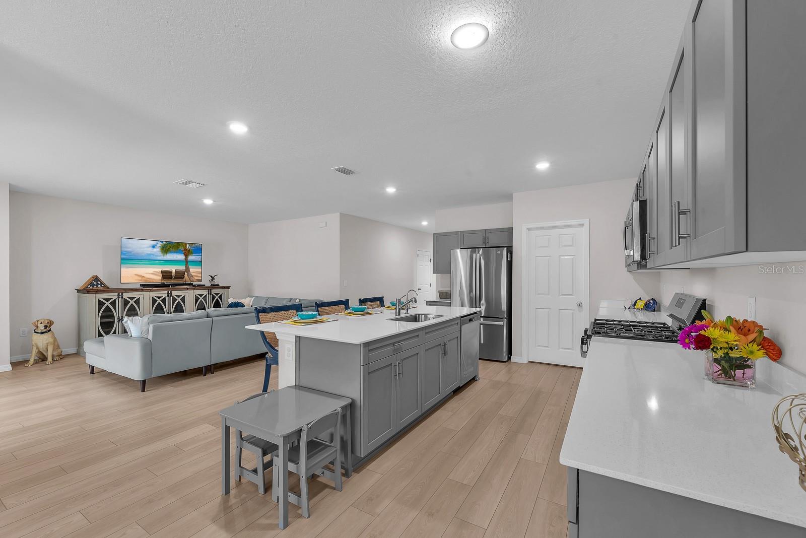 HINTON HAWKSTONE - Residential