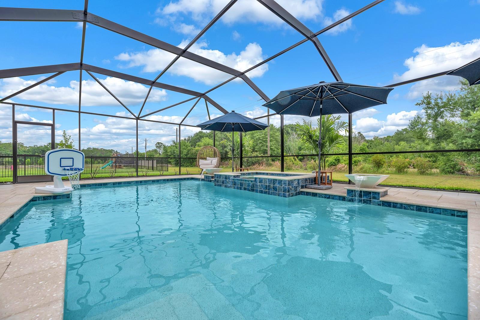 HINTON HAWKSTONE - Residential