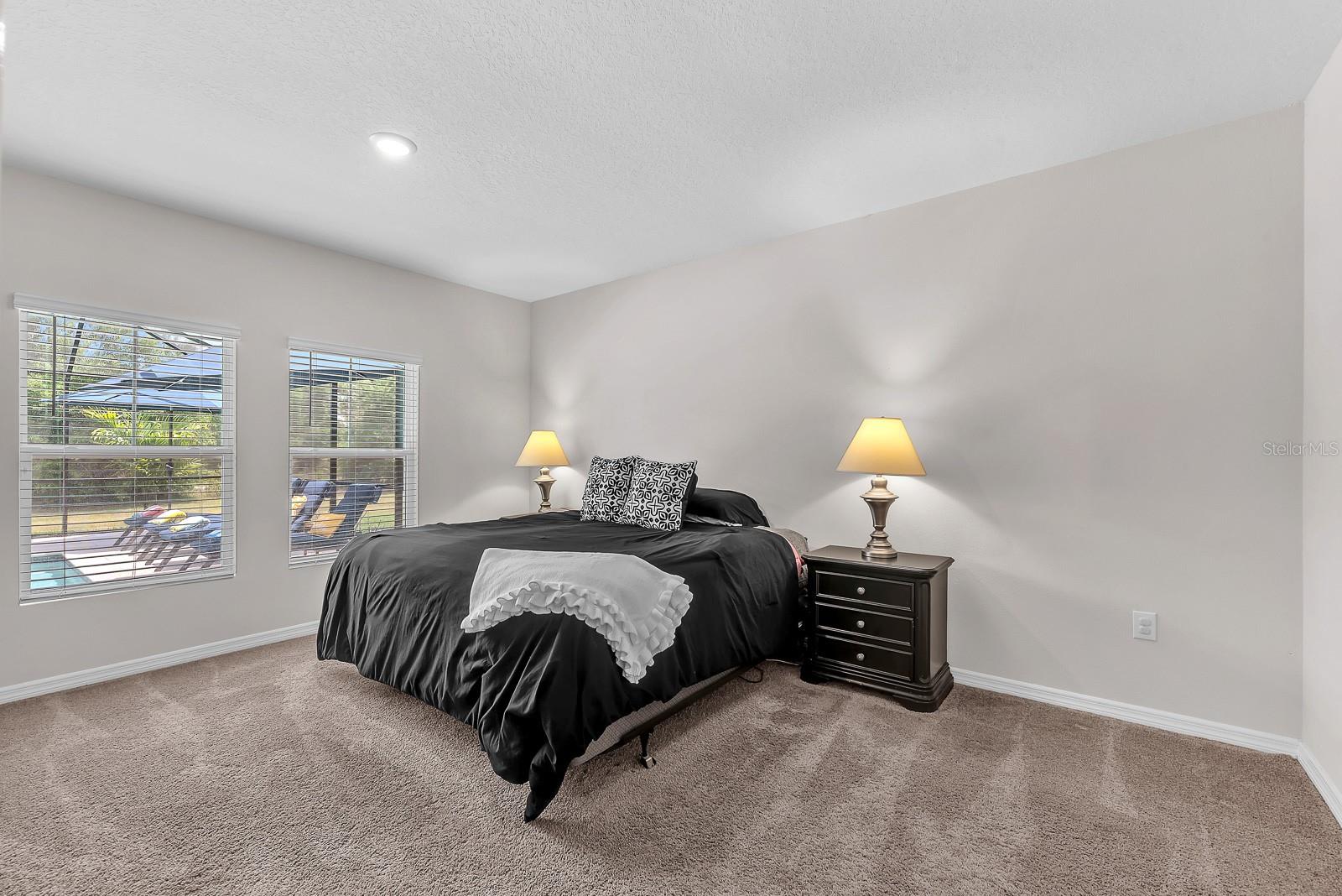 HINTON HAWKSTONE - Residential