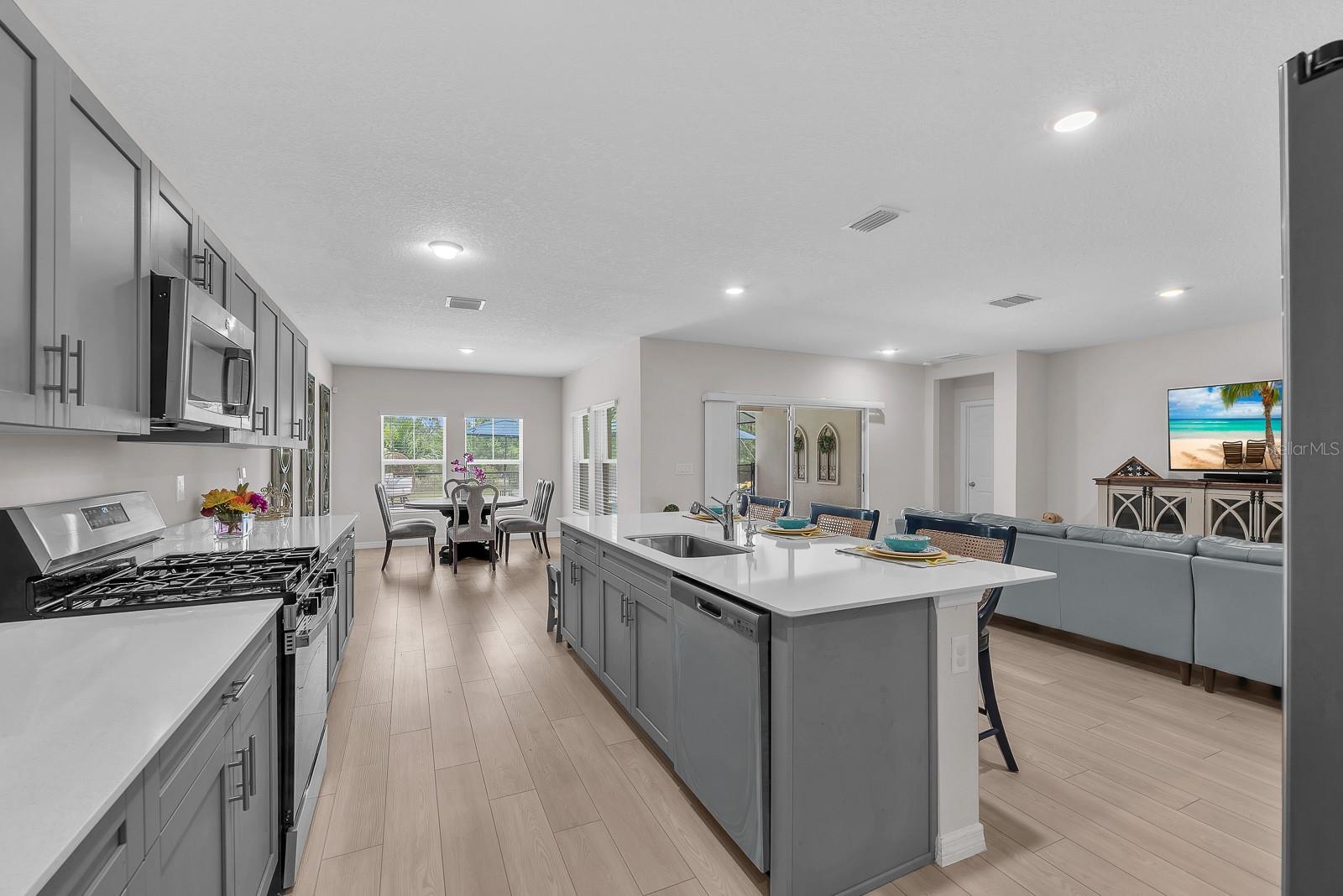 HINTON HAWKSTONE - Residential