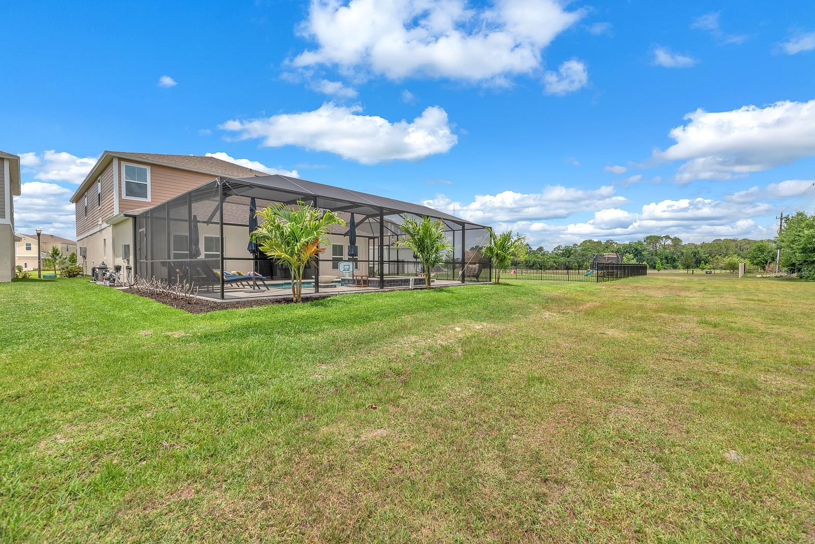 HINTON HAWKSTONE - Residential