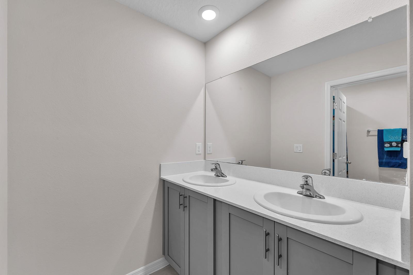 HINTON HAWKSTONE - Residential