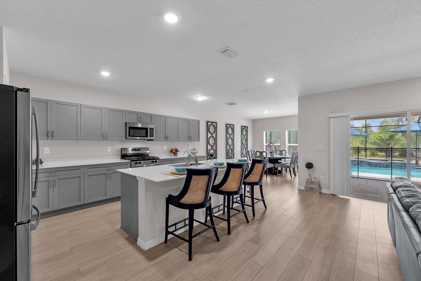 HINTON HAWKSTONE - Residential