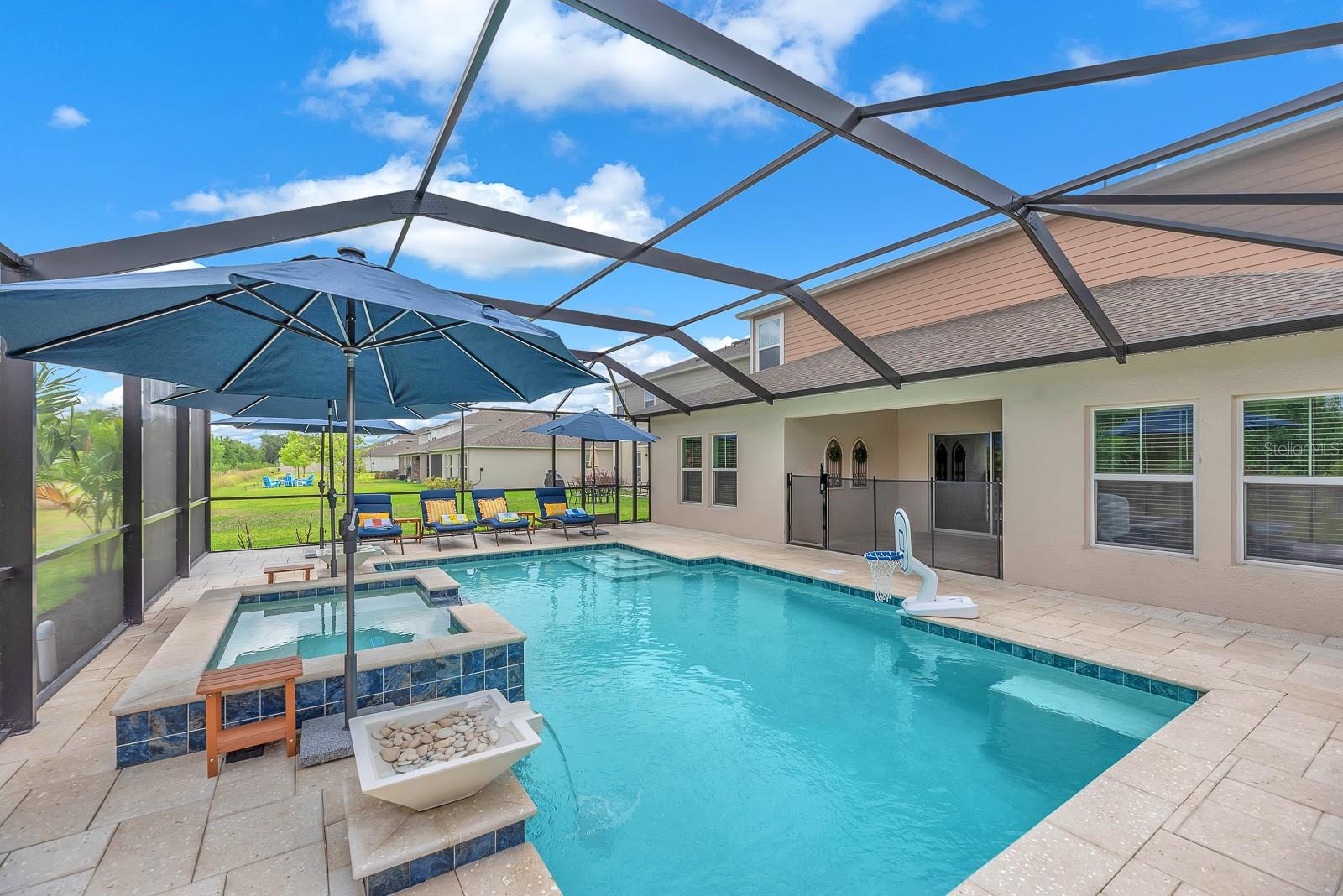 HINTON HAWKSTONE - Residential